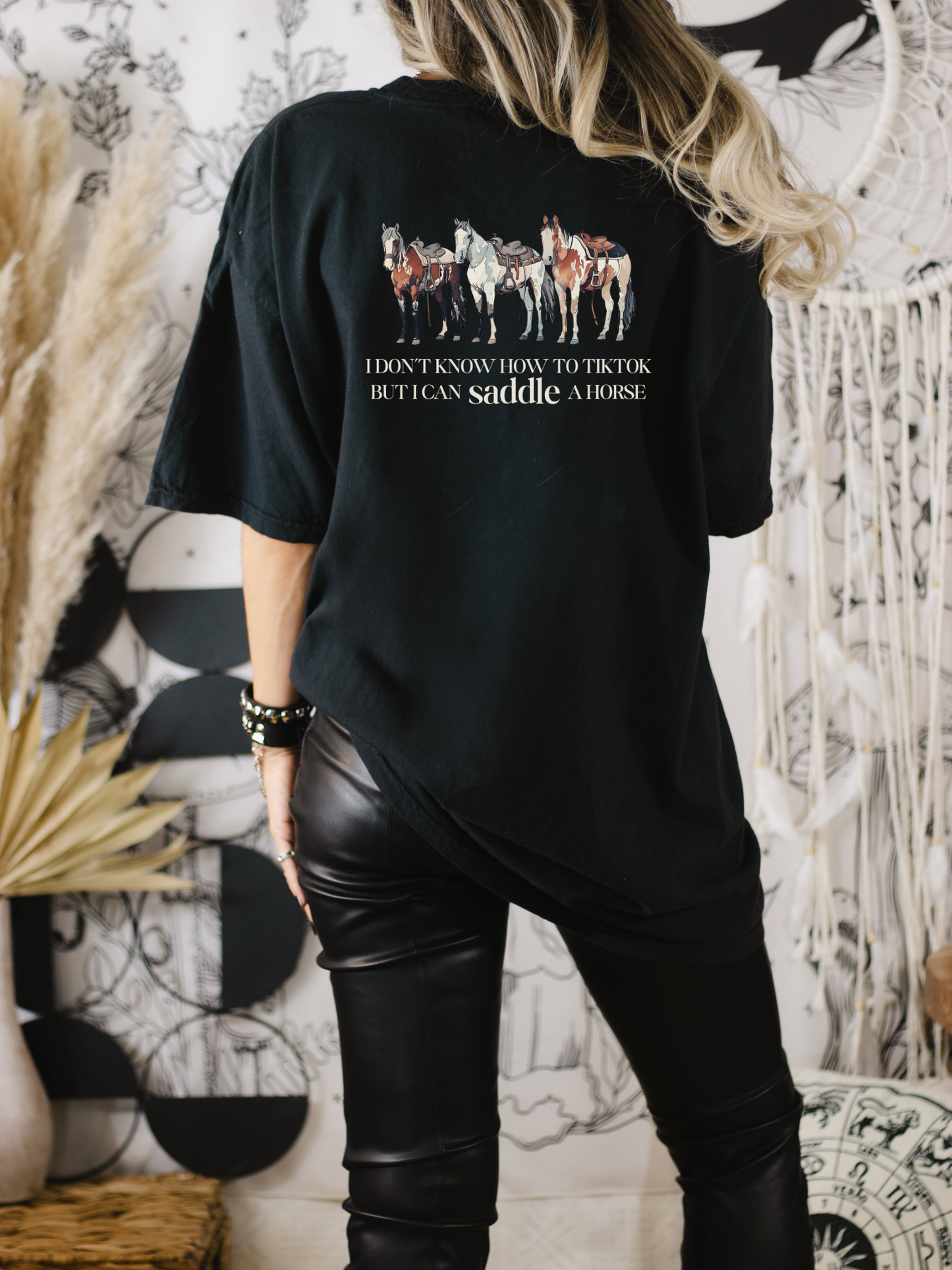 Circle R Arena “I Don’t Know How to TikTok But I Can Saddle a Horse” Graphic Tee – Western Rider T-Shirt with Logo Pocket Design