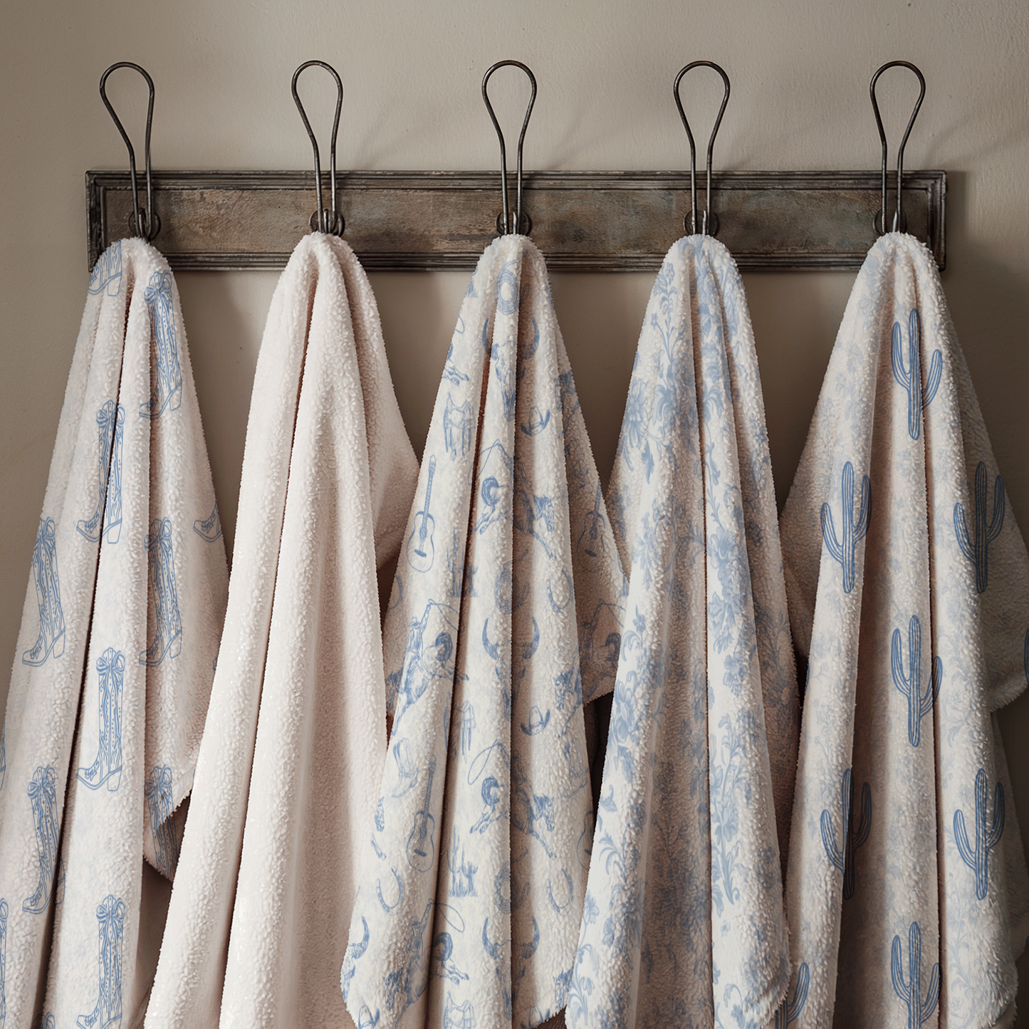 Western Toile Velveteen Plush Throw Blanket