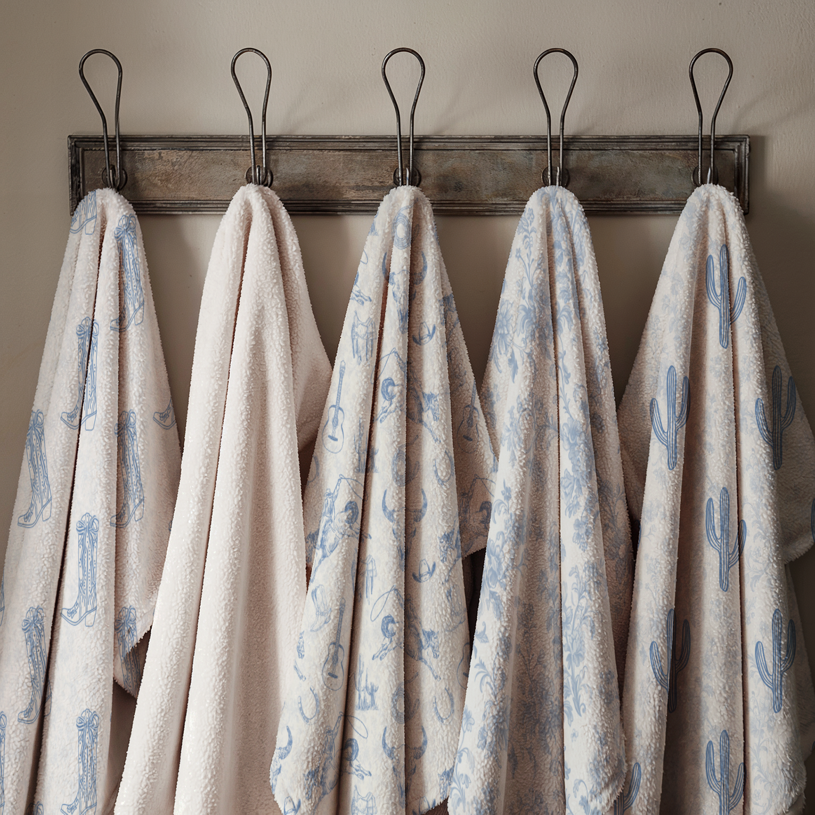 Western Toile Velveteen Plush Throw Blanket
